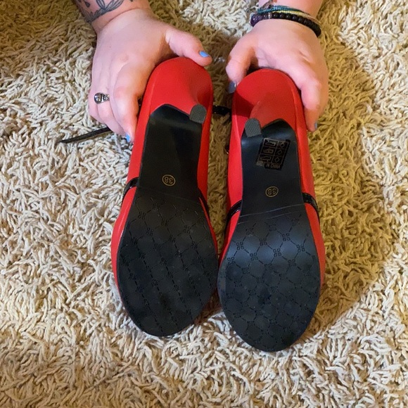 Getmorebeauty Pinup Heels Size 38 (US 6) - Picture 2 of 5